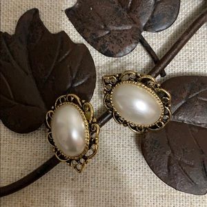 Faux pearl vintage earrings